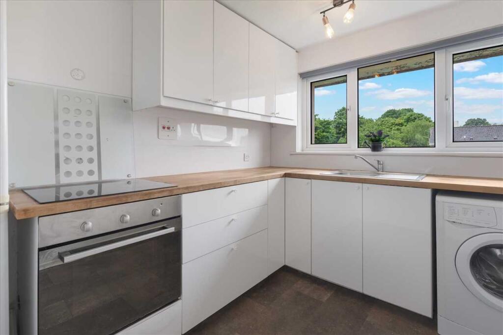 Breakfasting Kitchen