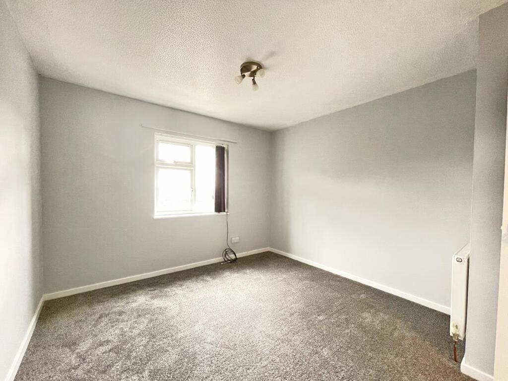 Bourne Close 27 - Bed 1 FP.jpg