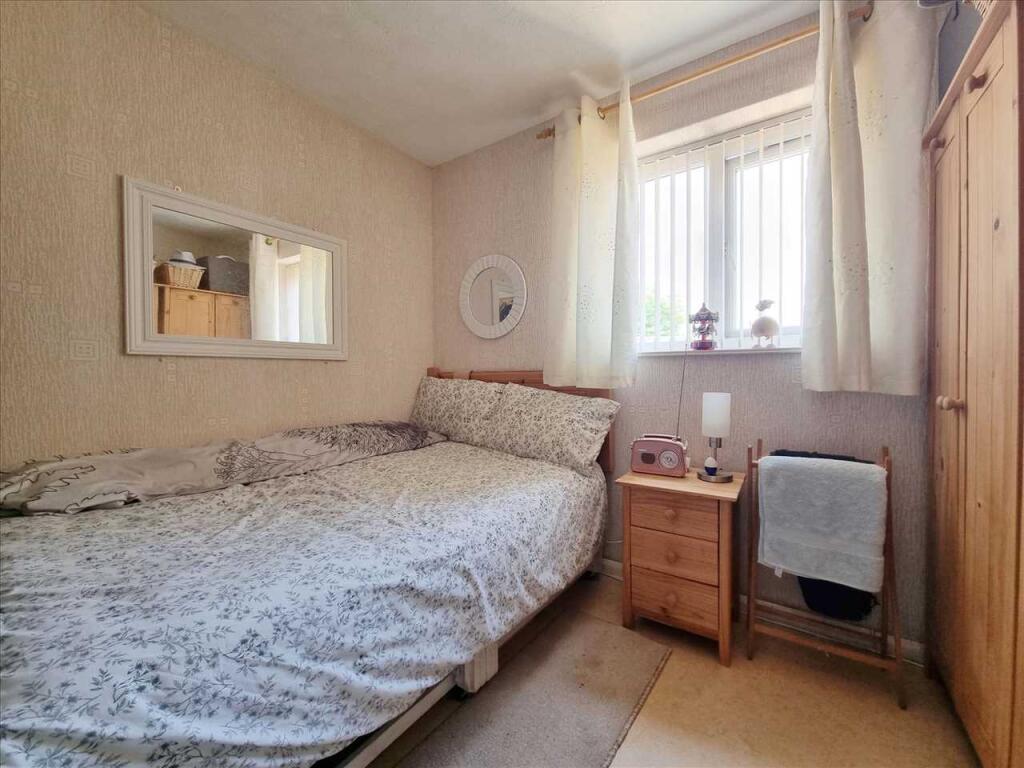Bedroom: