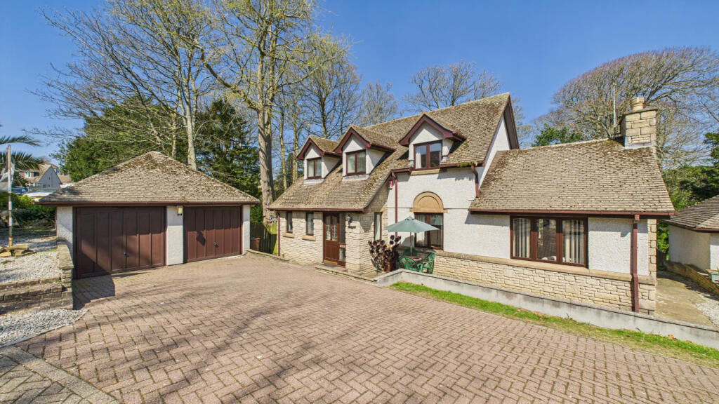 4 Bedroom Detached House for Sale