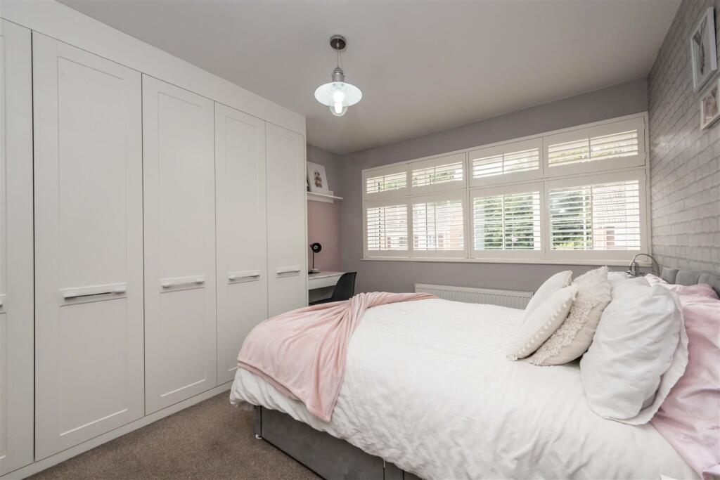 Bedroom 1 Wardrobes.JPG