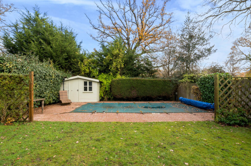 1387459-12-6935df...