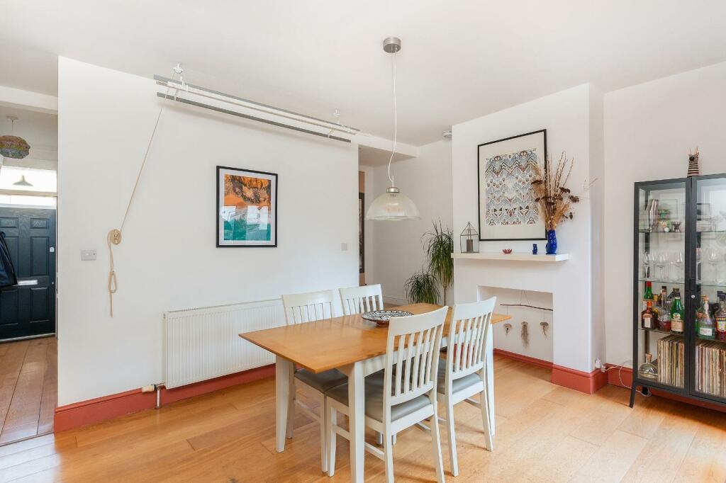 8O6RHD - Dining Room F.jpg