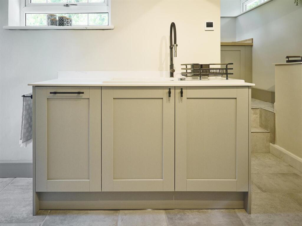 Callow Hill Cottage 20.jpg