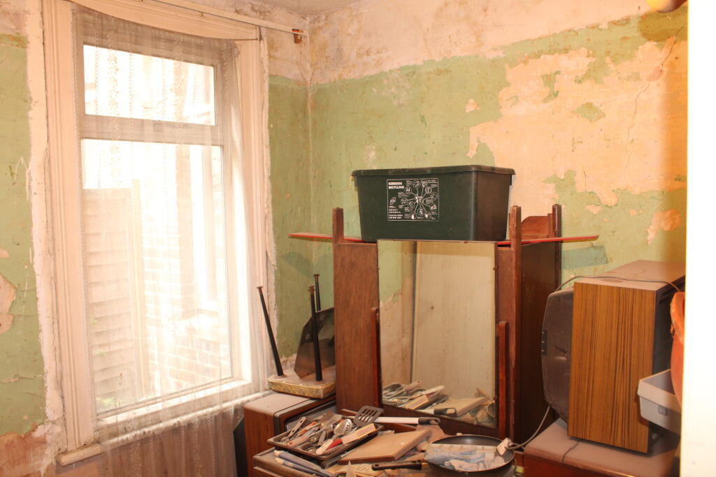 Bedroom 2 (1)