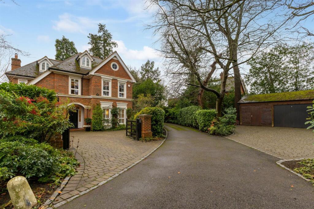 Queens Hill, London Road SL5