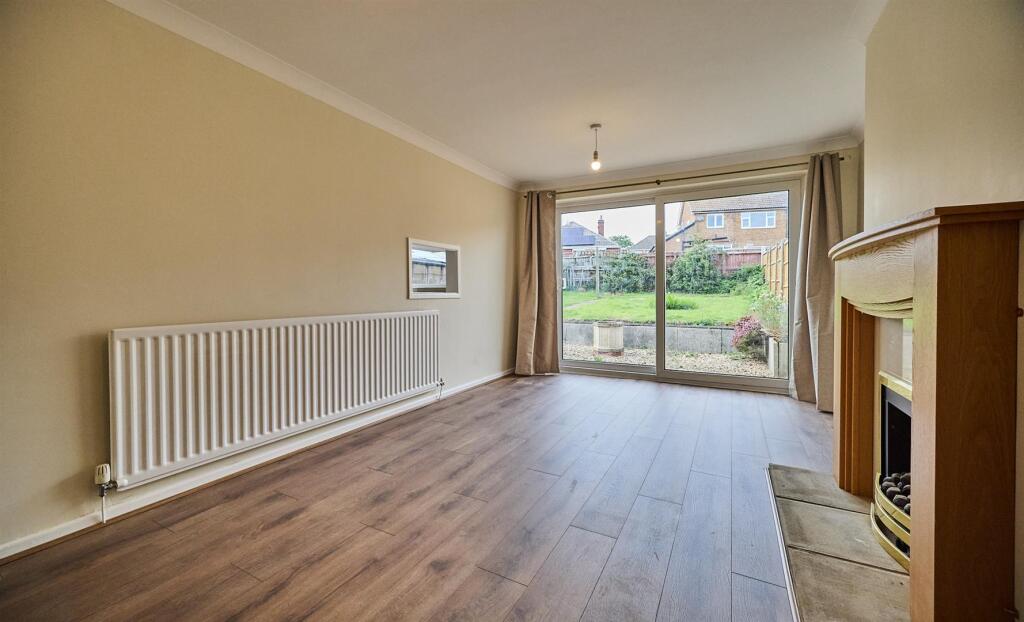 Rear Lounge/Dining Room