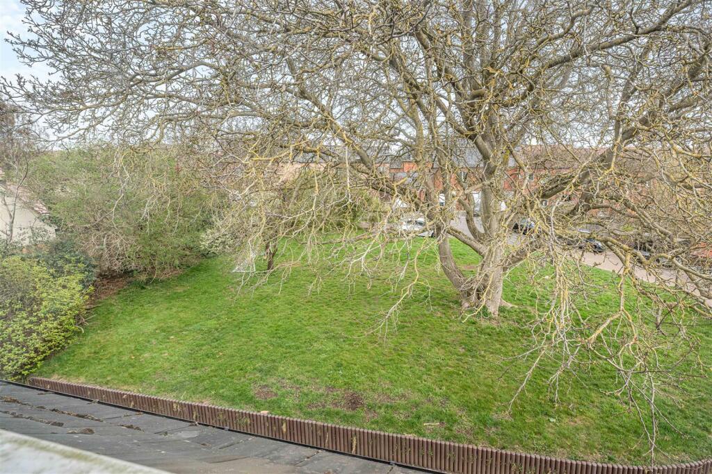 8 Thyme Close, Banbury-22.jpg