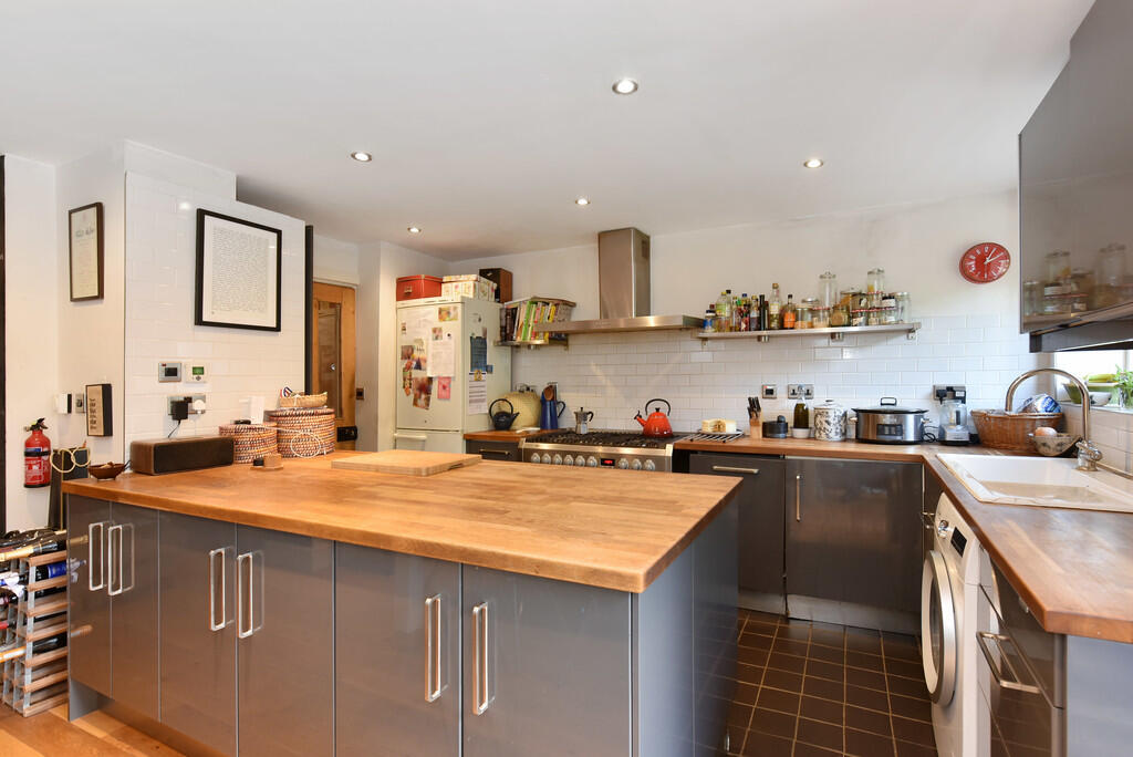 27 Southborough r...