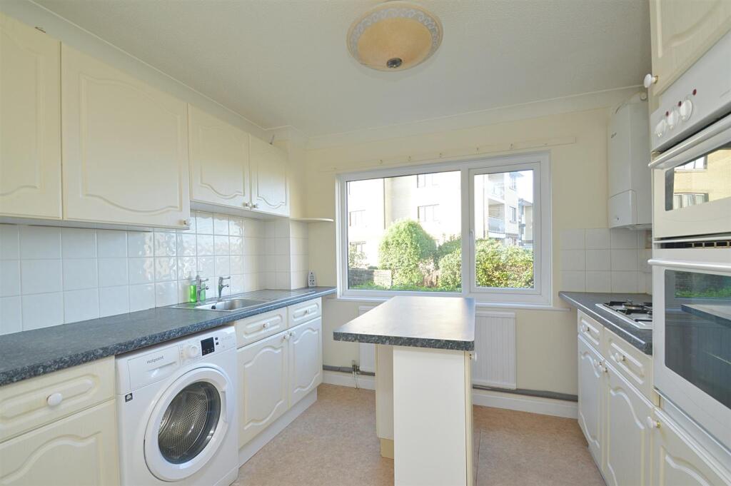 Kitchen1.jpg