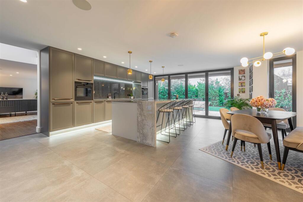 Blackthorn Barn - by Visually Rich 08936.jpg