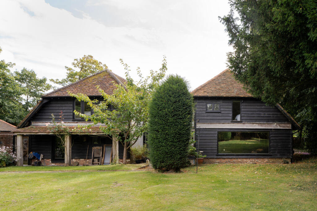 231243 - Swyllmers Barn, Lee Clump Road, The Le...