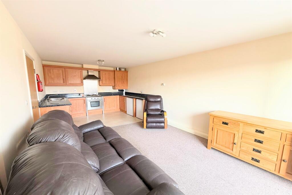 Lounge Kitchen