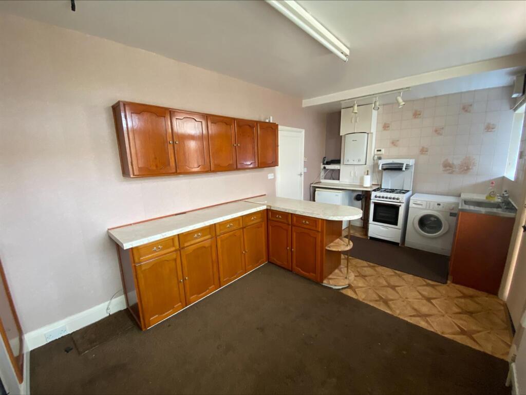 Bramleys Estate Agents - Trenton Road - Batley (7)