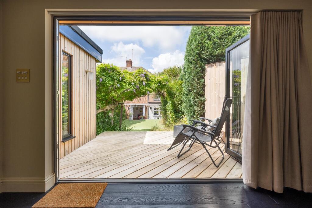 Woodberry Way, E4