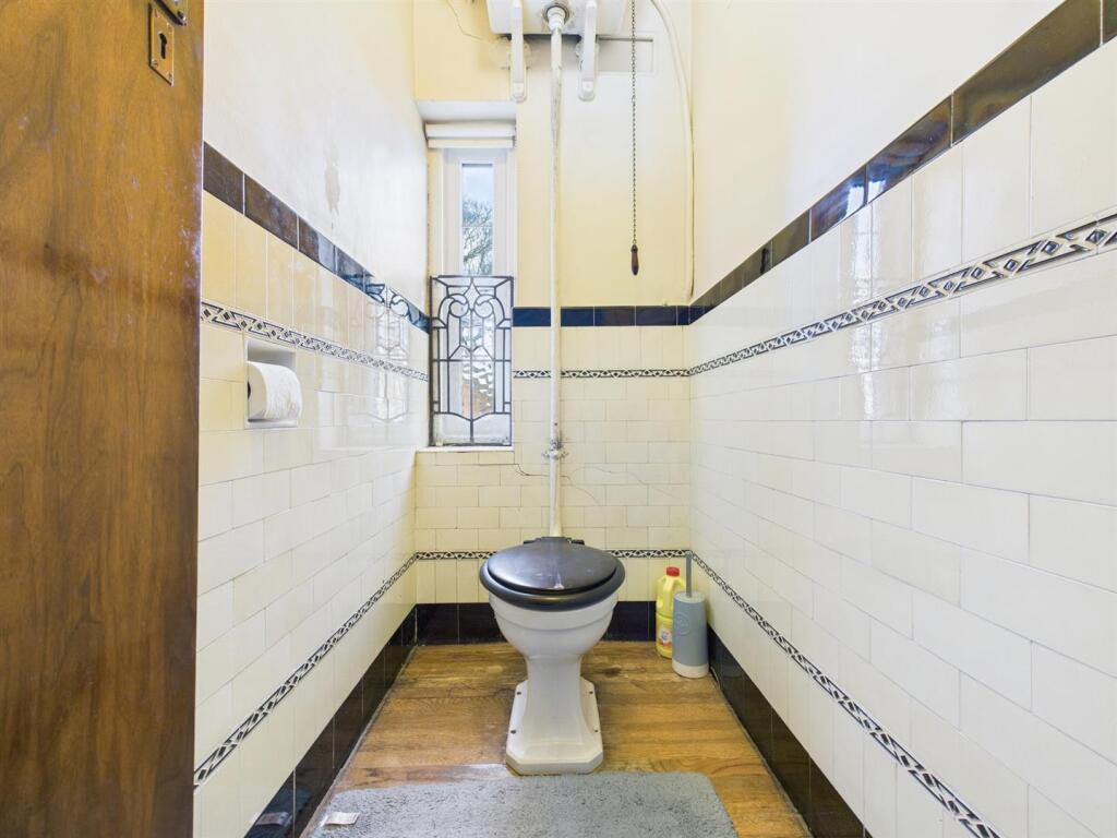 WC: