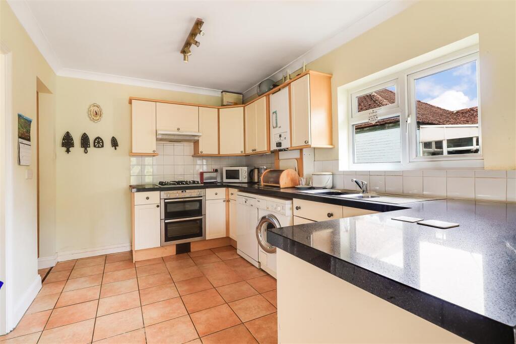 Kitchen (2)