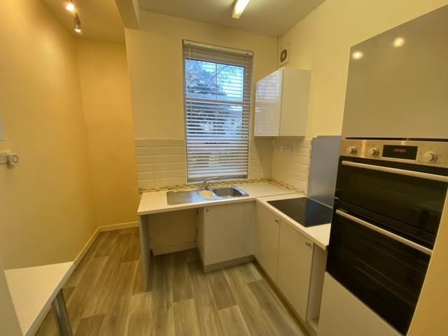 Kitchen 2.jpg