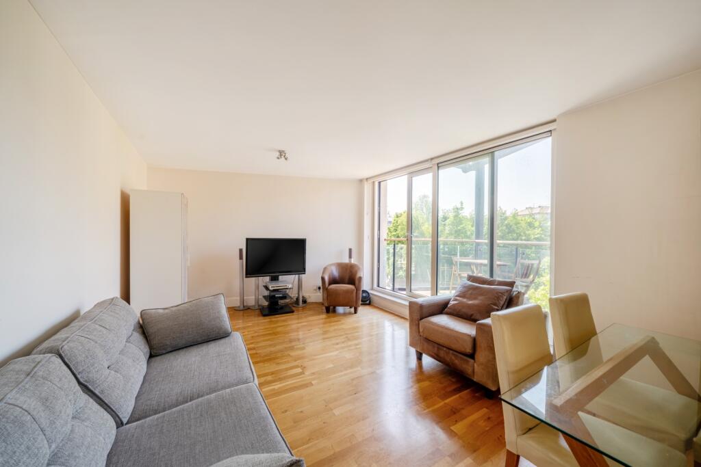 24-6823598702804-1293747-ARW-24