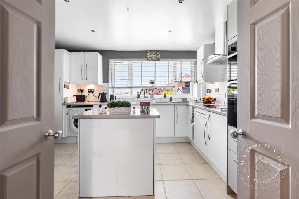 Uplands Int, Hern Crabtree (1).jpg