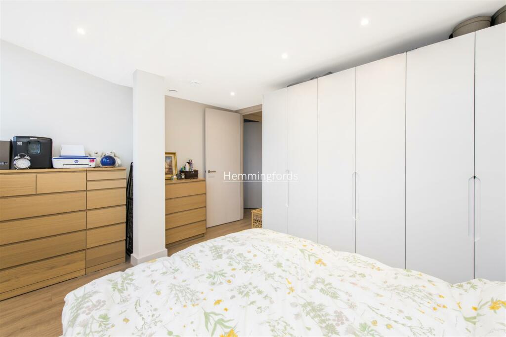 18 Cambridge House Hi-7.jpg
