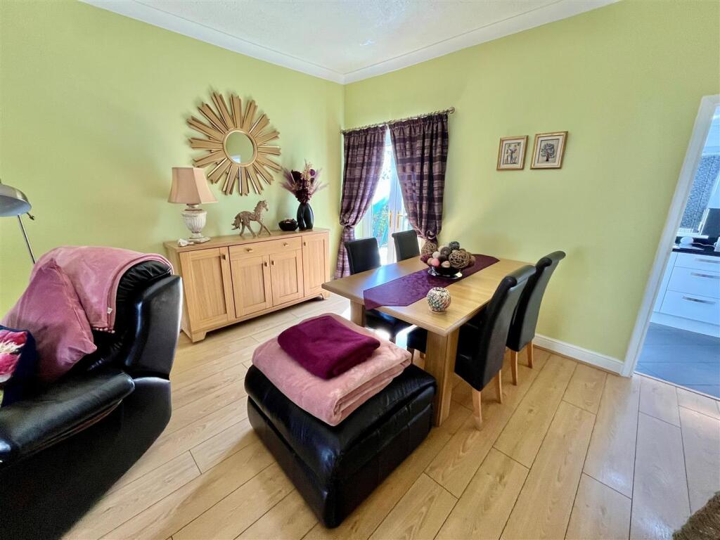 Dining Area.jpg