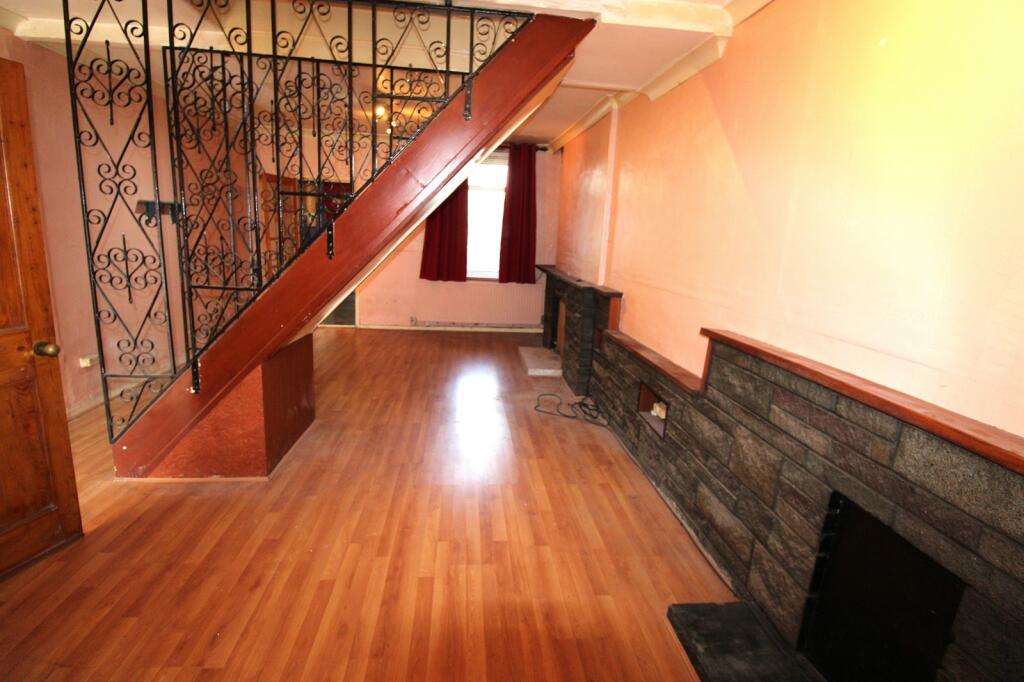 Open Plan Lounge/Dining Area