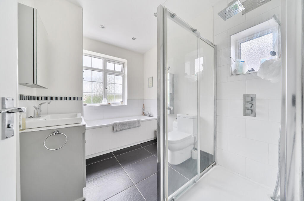 1303308-11-684084...