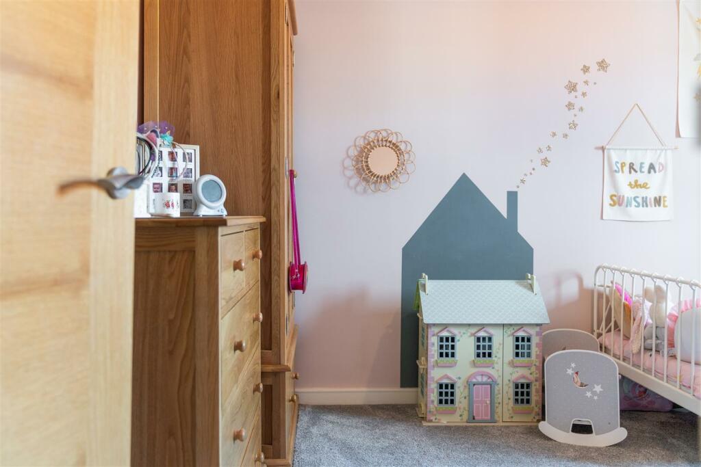 Bedroom 1-4.jpg