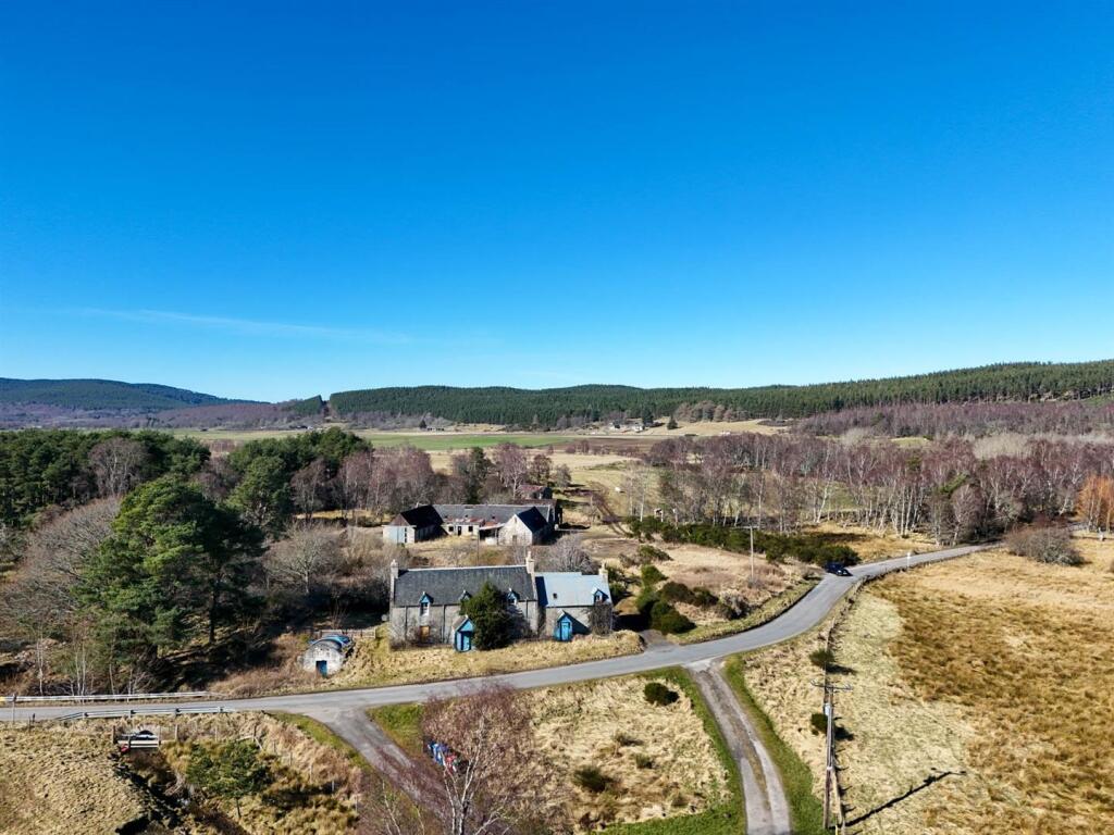 house and steading - Copy.jpg