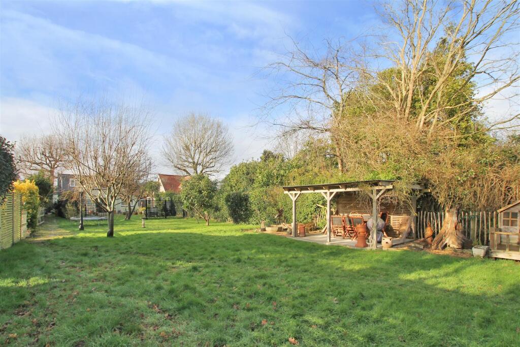 9017183-102077-133830770179863802-6b76e4c6-1753-76