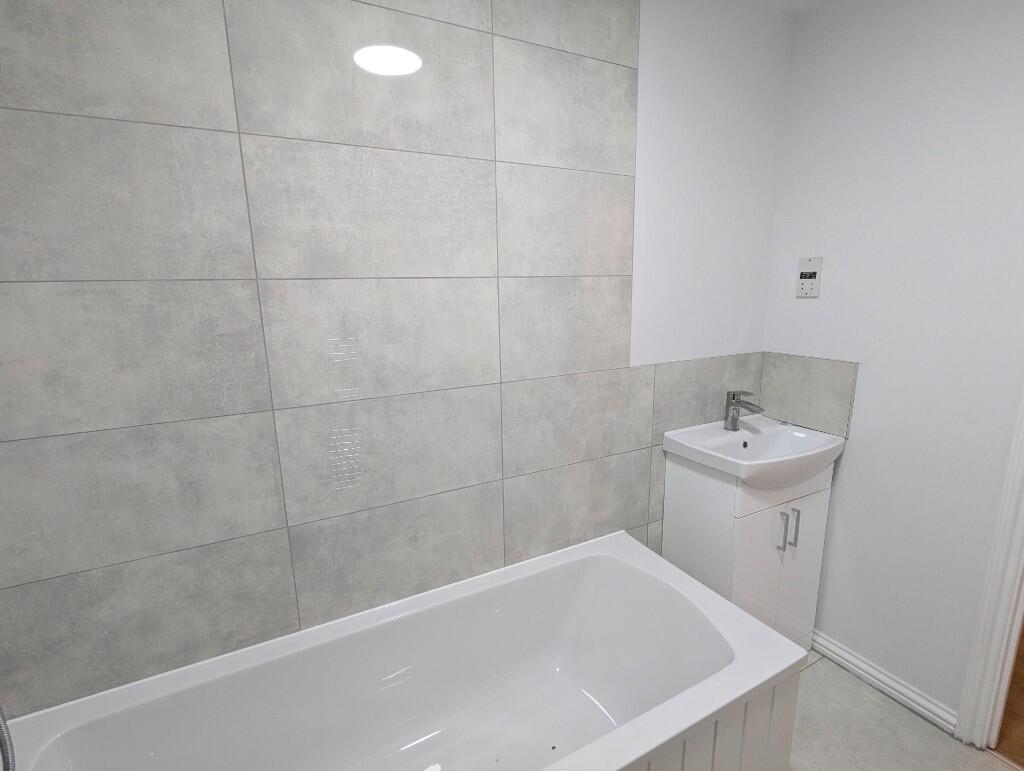 4 bedroom 3 bathroom