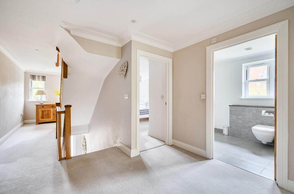 1365747-33-68ecc5...