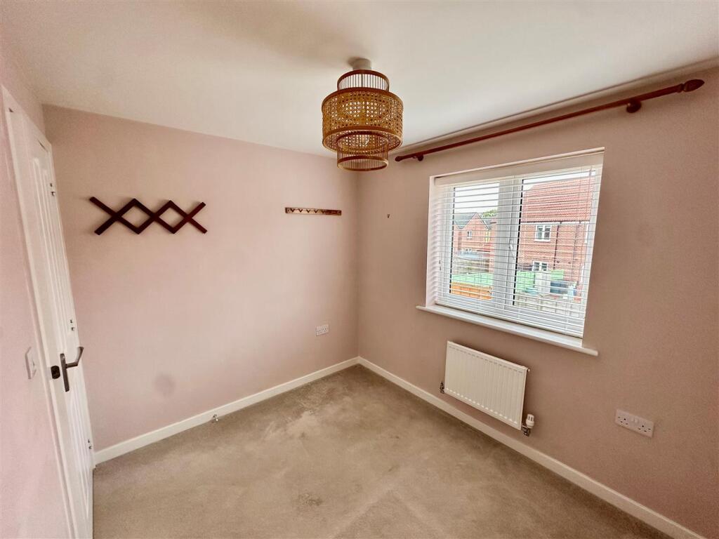 bedroom 4.jpg