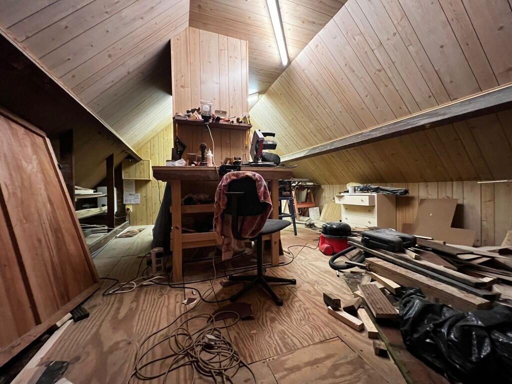 LOFT ROOM