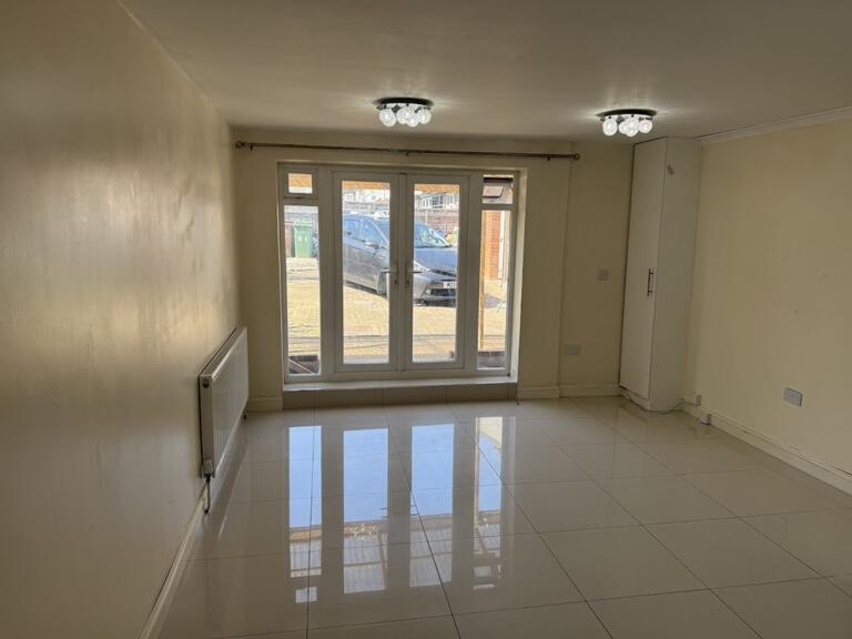 Lounge/Kitchen
