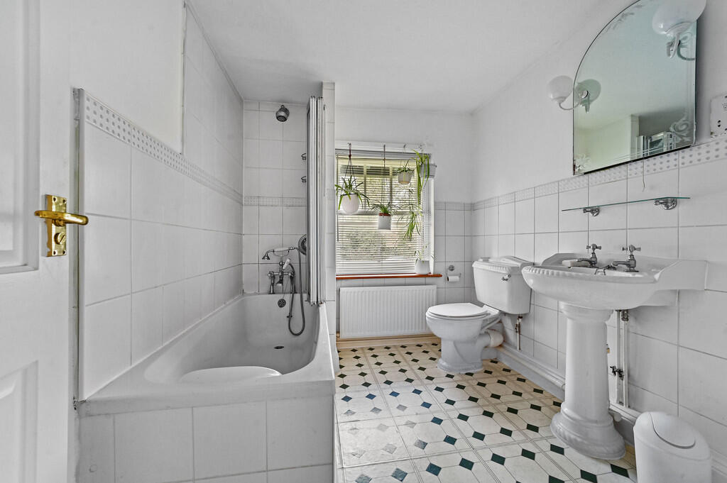 PT-TV-HawksmillHo...