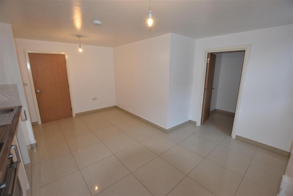 Lounge/Kitchen