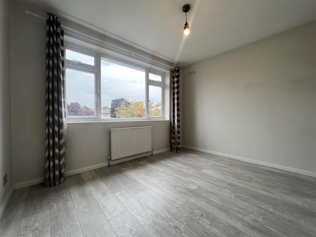 Bedroom 1.jpg