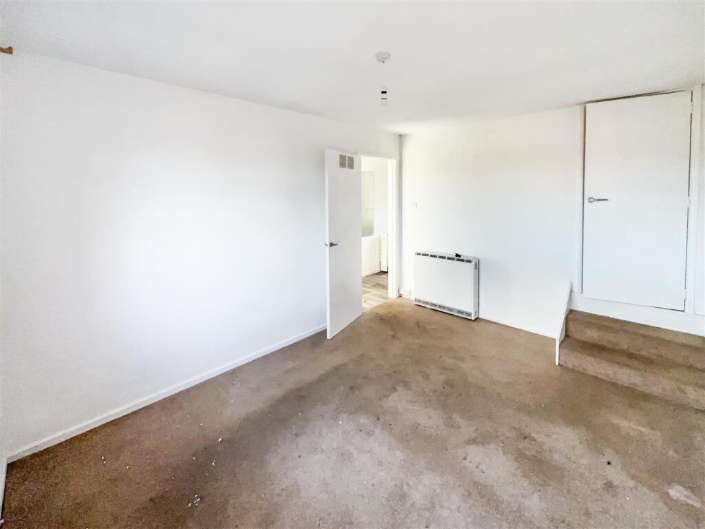 56, Cox Tor Road Tavistock, Devon, PL19 9JG | Holl