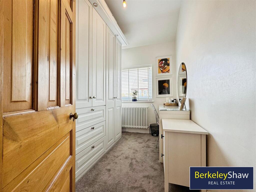 Bedroom 4/dressing room