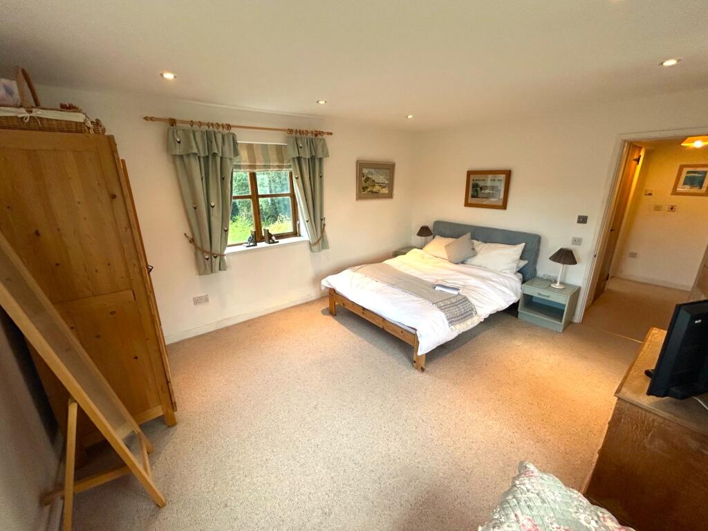 Main Bedroom Pic1