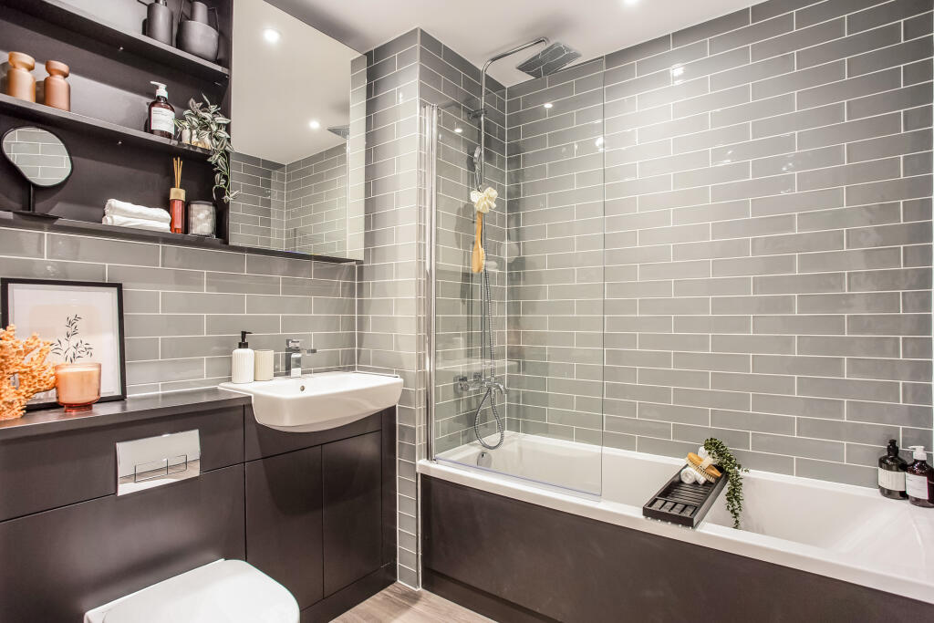 69804_Show-Flat-Heathside (23).jpg