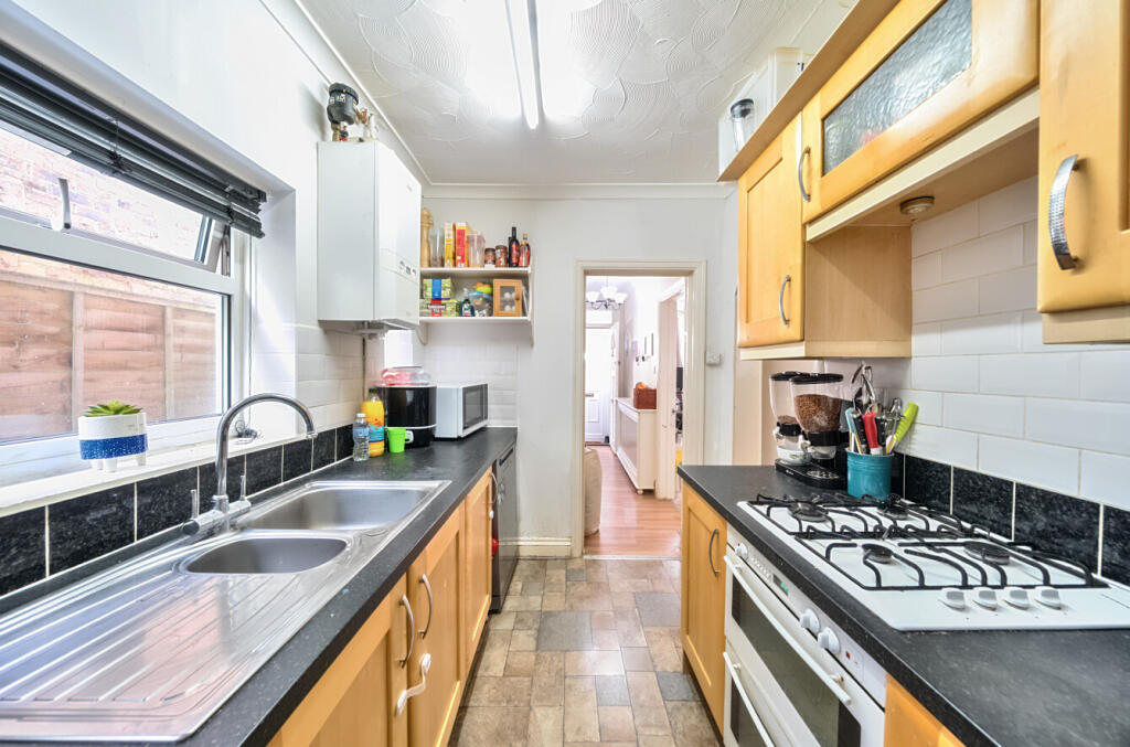 8-6819dd5c58c90-1...