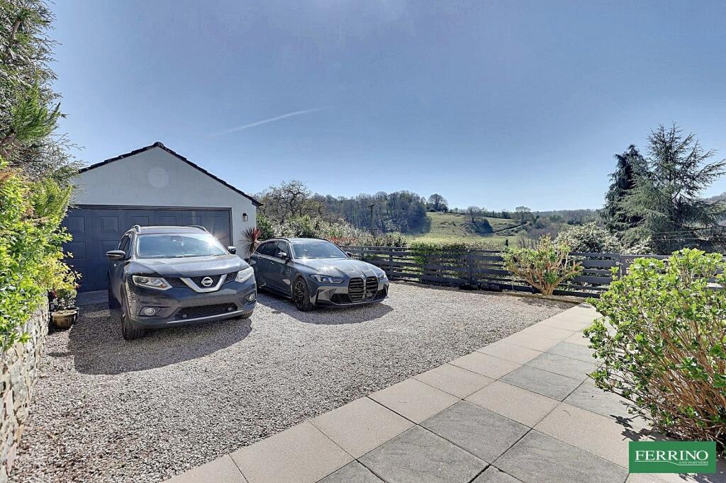 Detached Garage