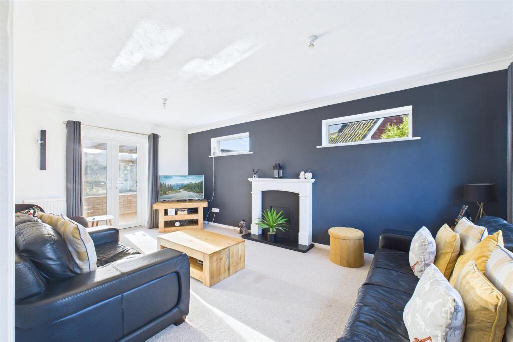 Living Room.jpg