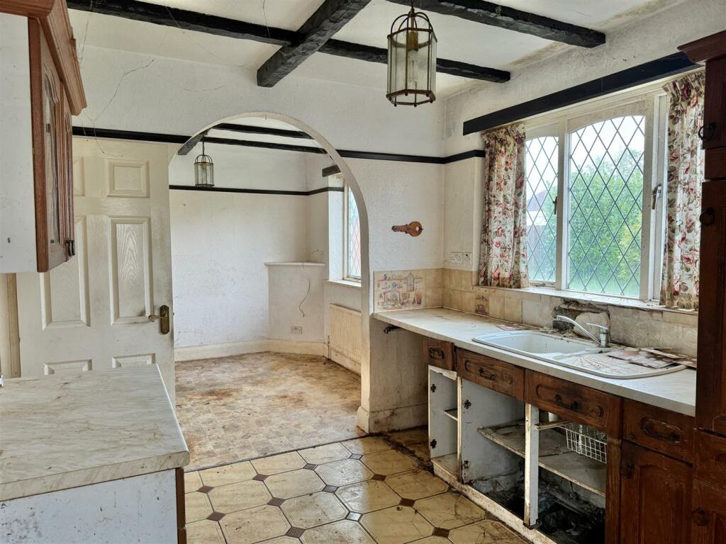 kitchen diner 2.jpg