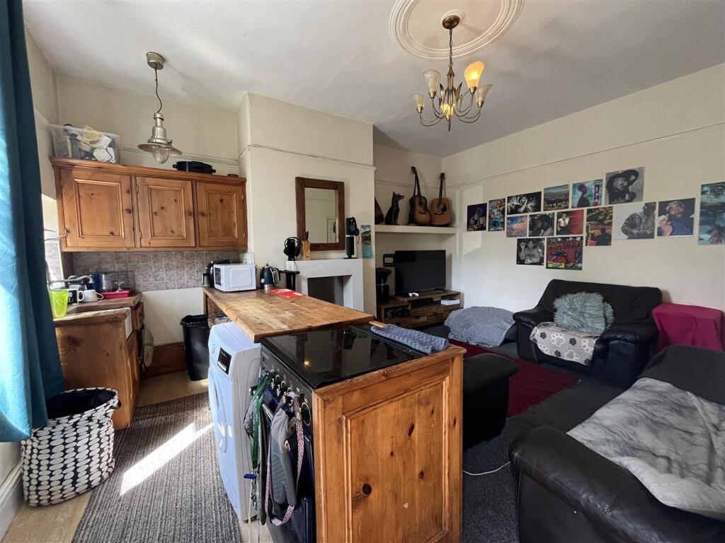 Open Plan Kitchen/Lounge