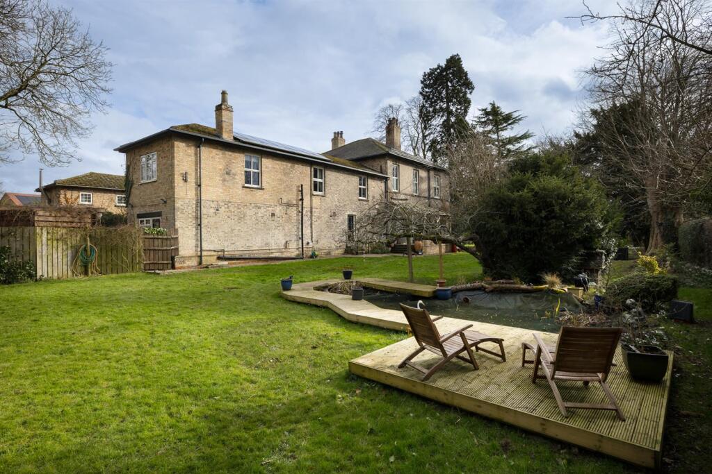 Annexe, House &amp; Gardens