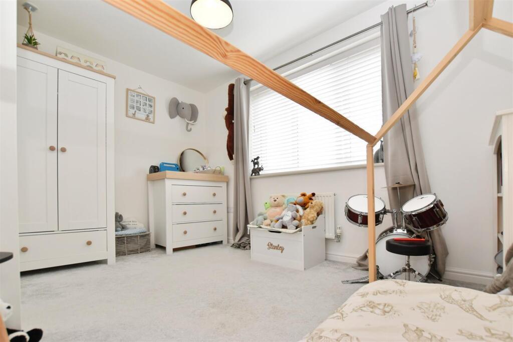 73910abf-bed 203a.JPG